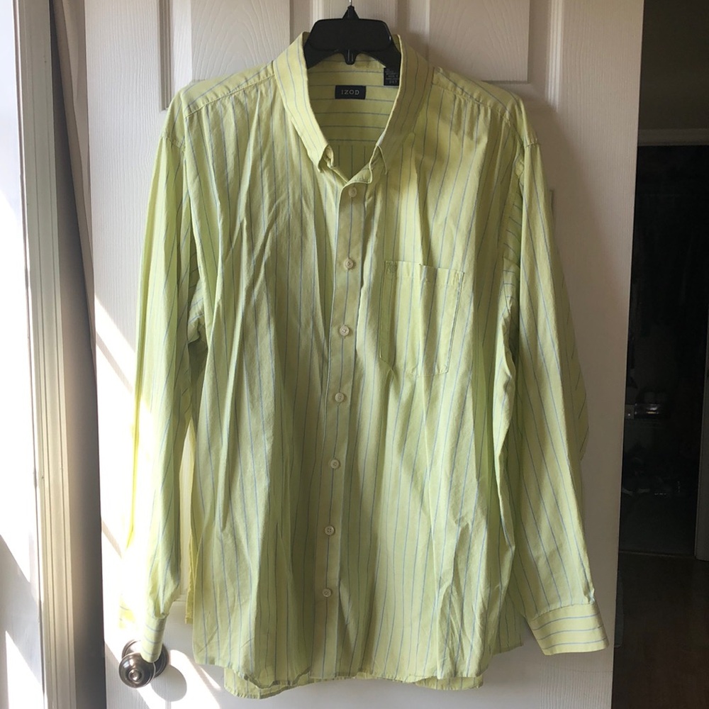 Izod men’s button down shirt. Gently worn, no stains or holes 2XLT.